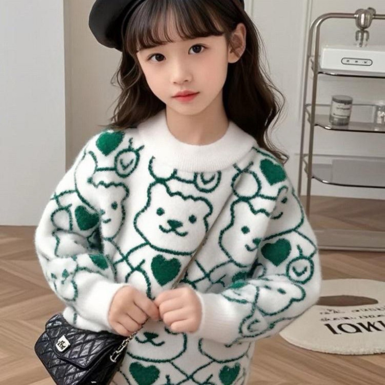 K525. BABY SWEATER BEAR GREEN