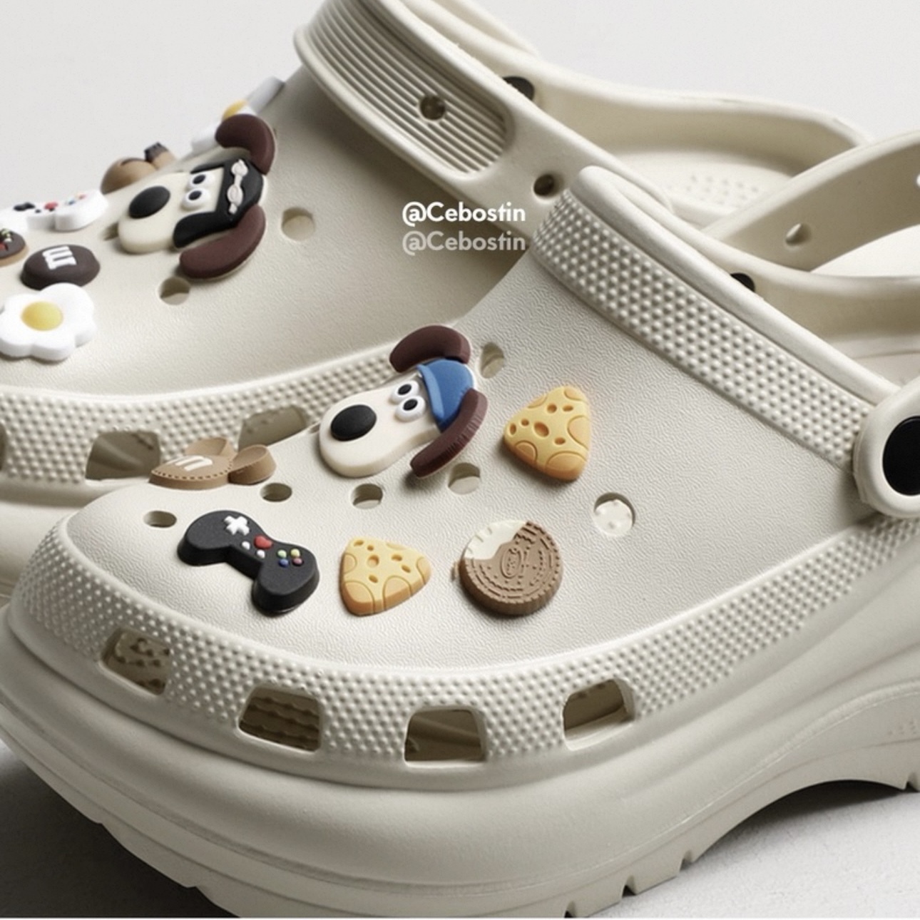 A474. CROCS PUPPY NUDE