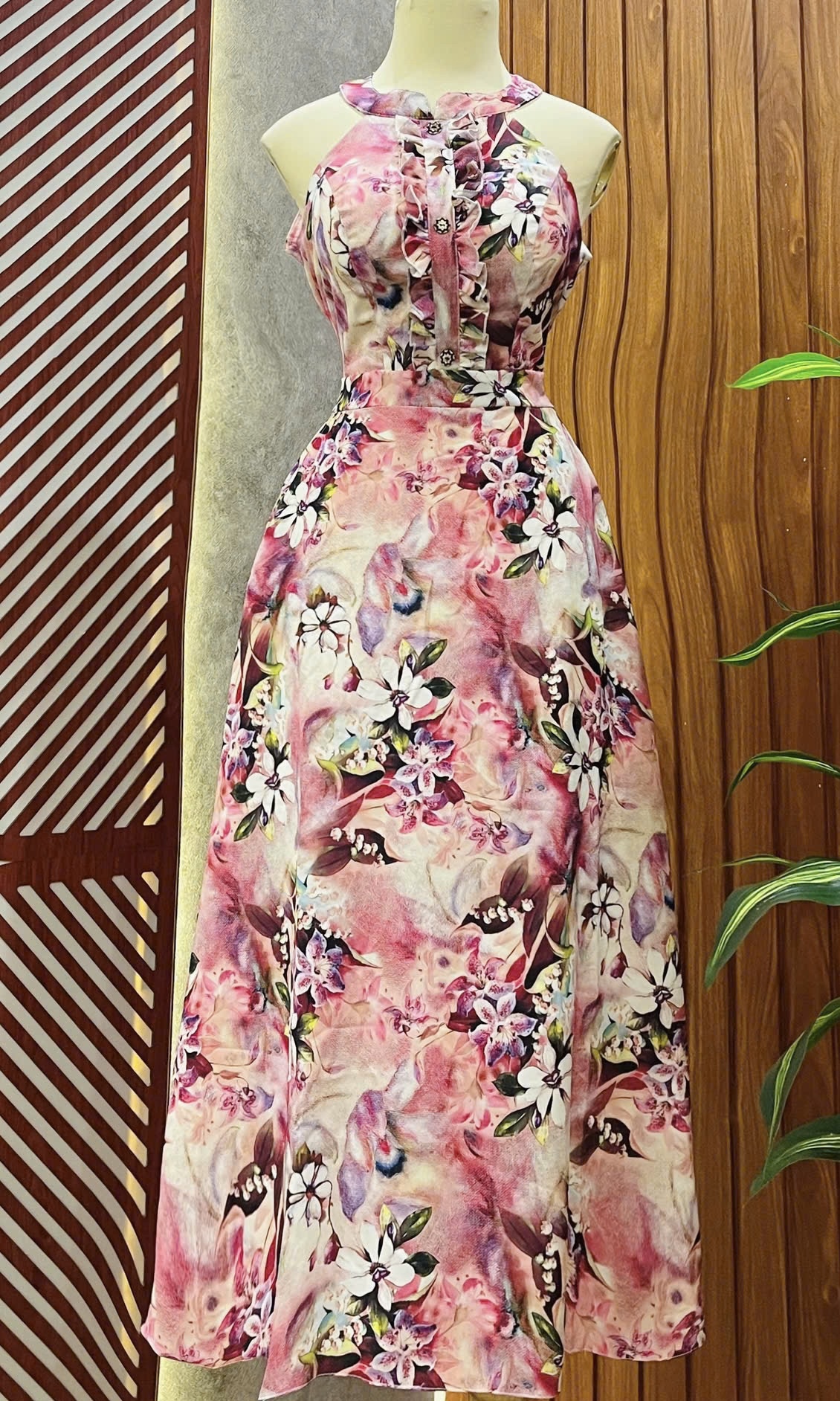 V598. MAXI DRESS