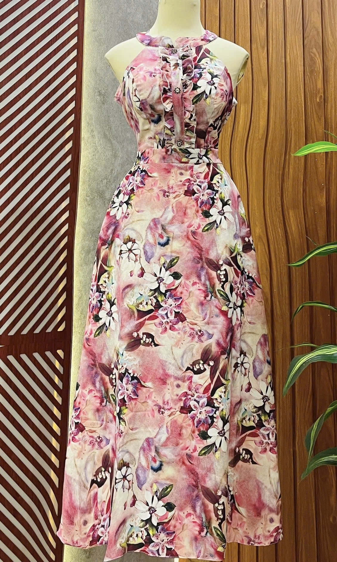 V598. MAXI DRESS