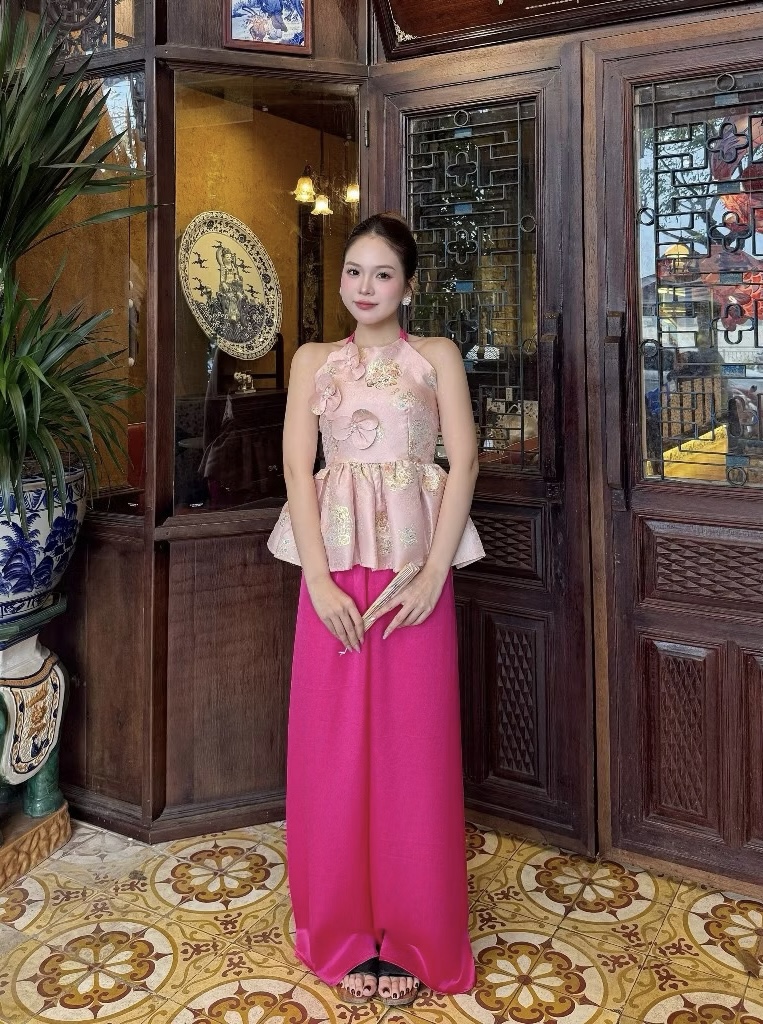 A422. SET YEM GAM HONG