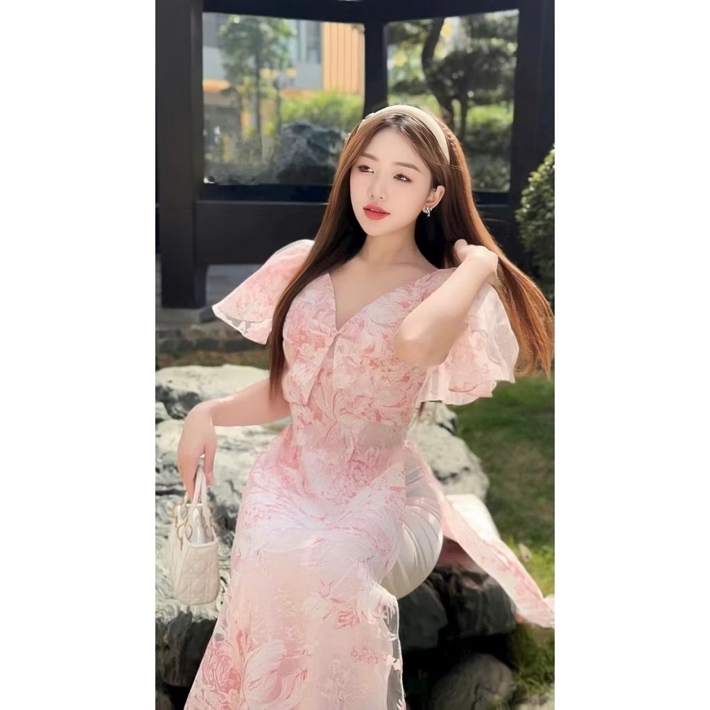 A333. AD HONG CANH TIEN.