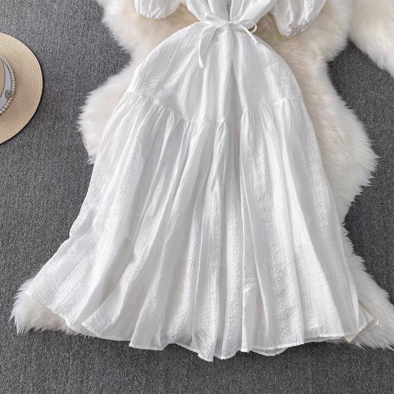 7830. WHITE LONG DRESS