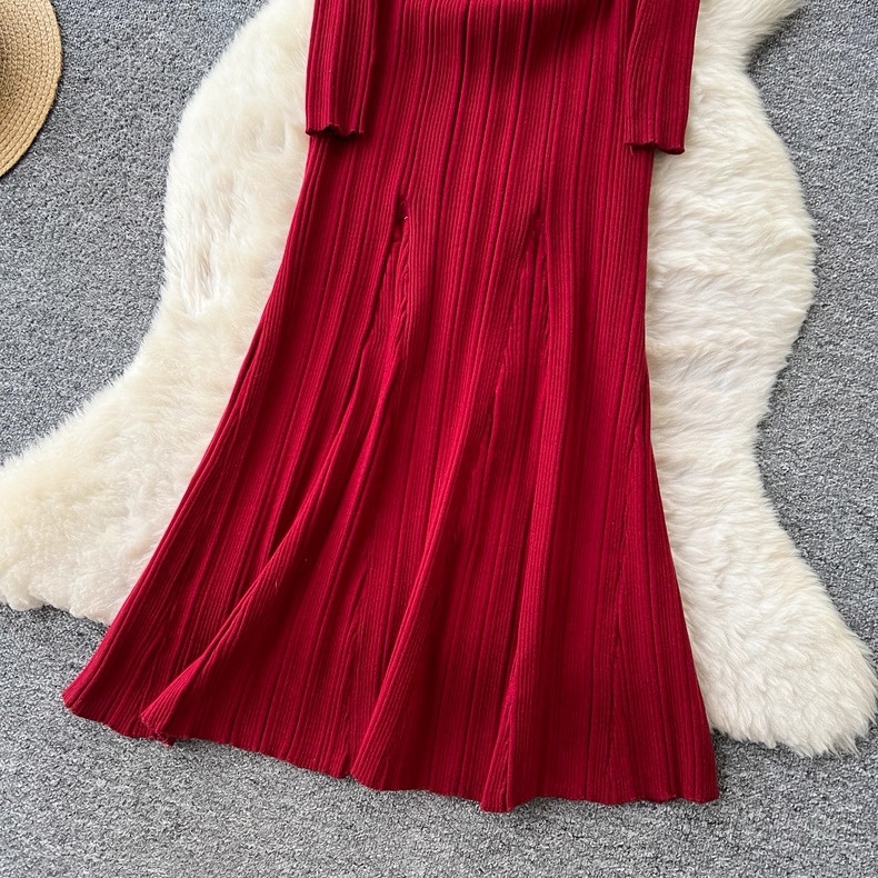 R50. RED LONG DRESS