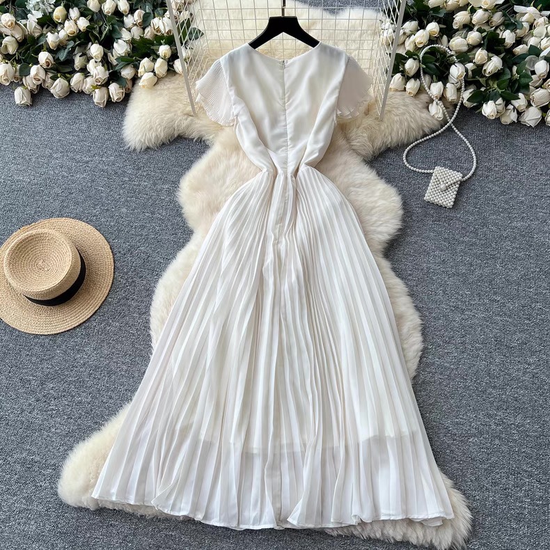 7836. WHITE LONG DRESS