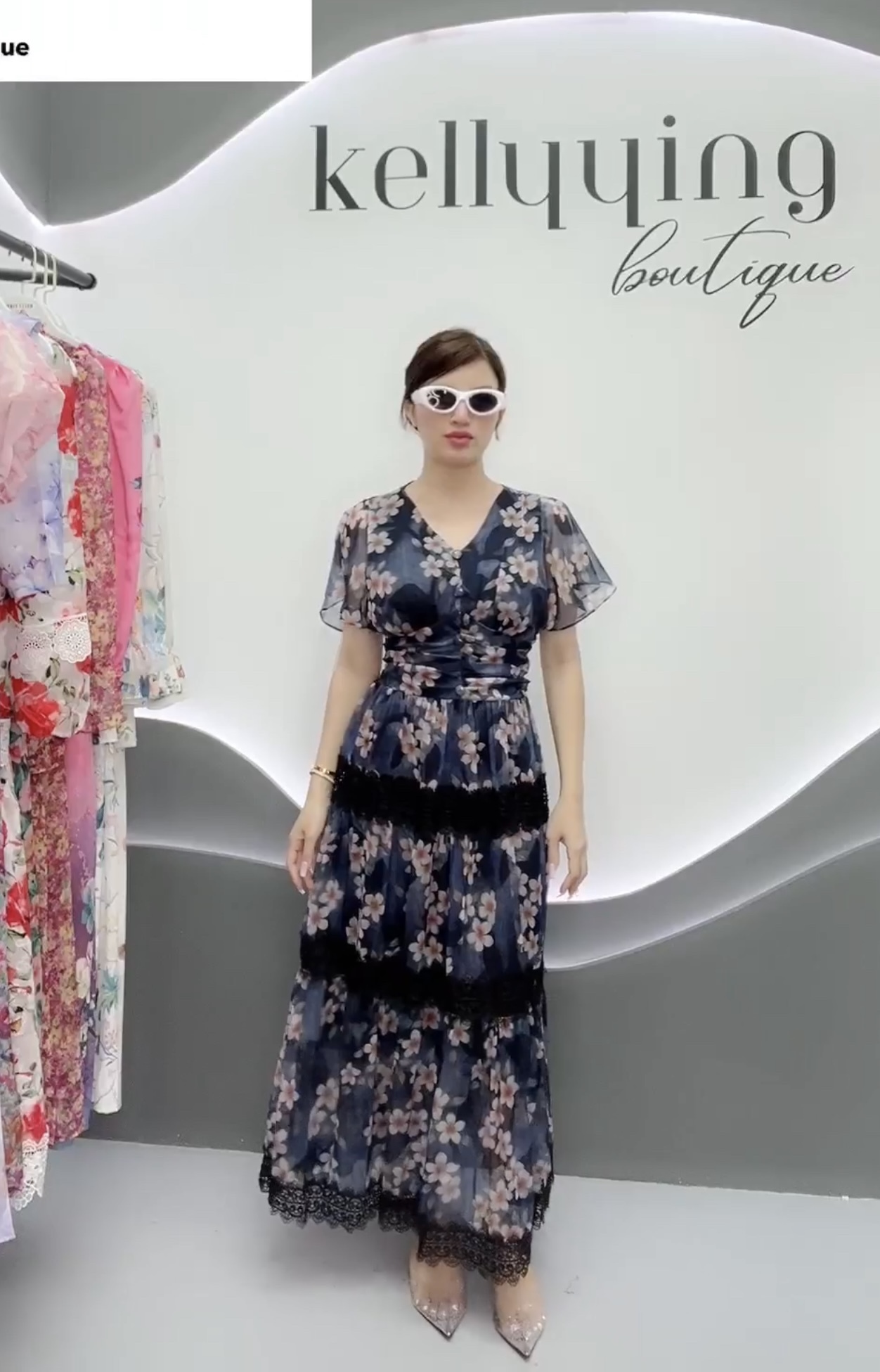 V297. HOA BLACK DRESS