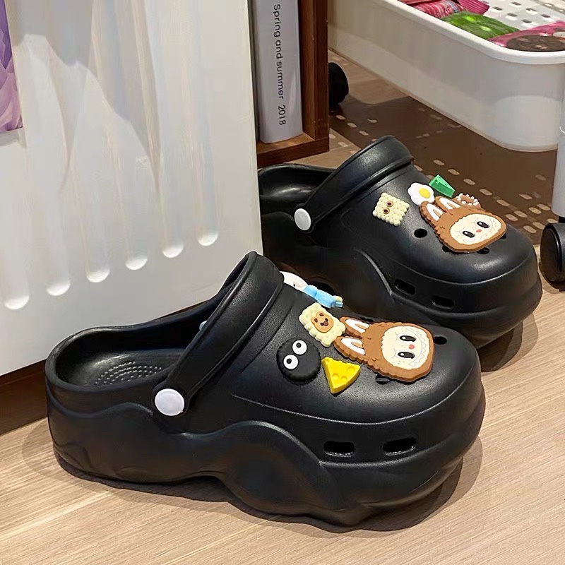 A496. CROCS LABUBU BLACK