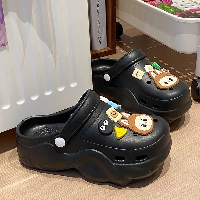 A496. CROCS LABUBU BLACK