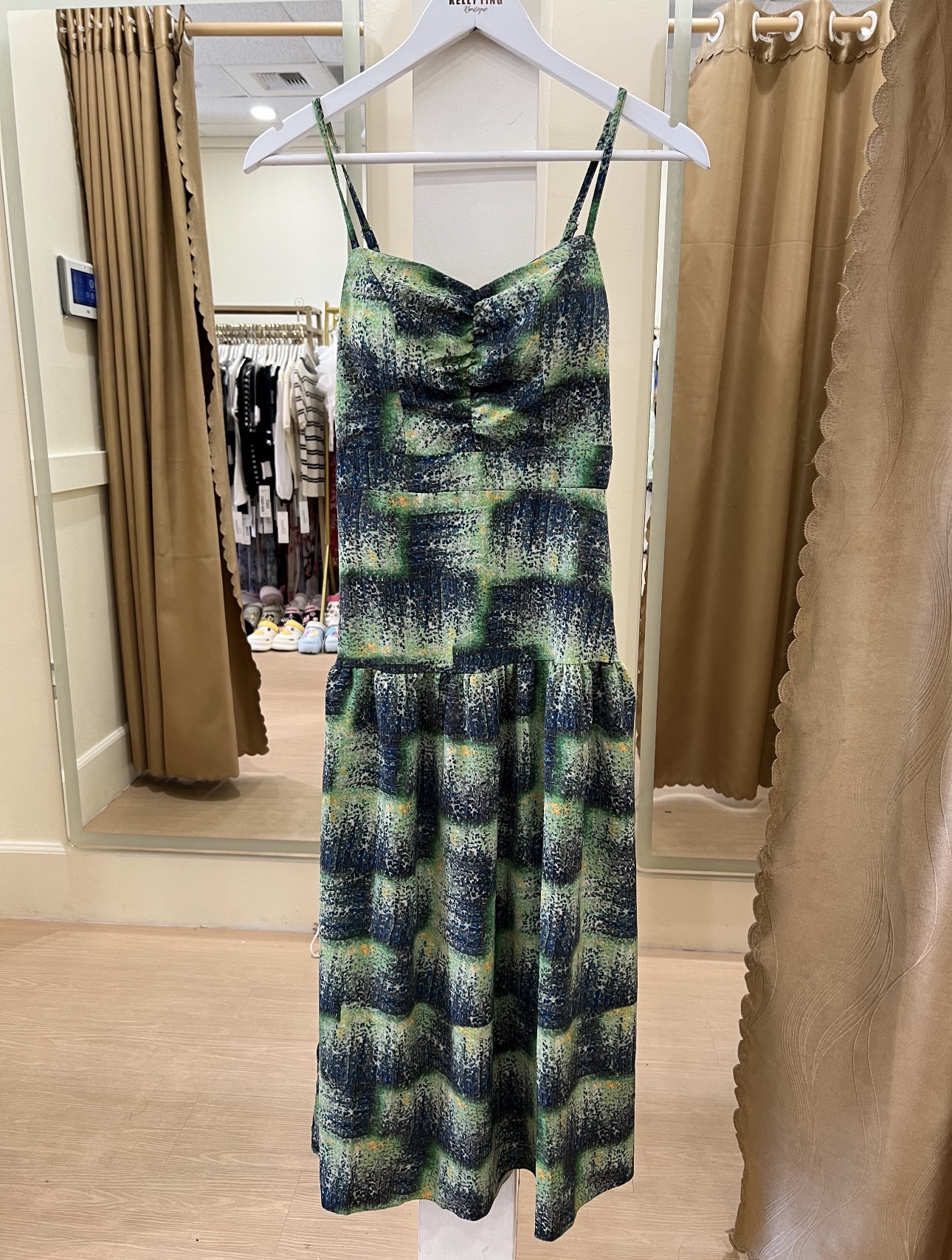 V852. MAXI DRESS DAY•
