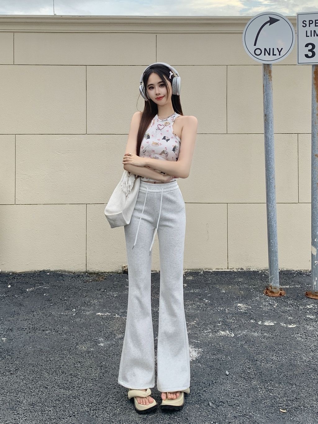 5375. WHITE LONG BOTTOM