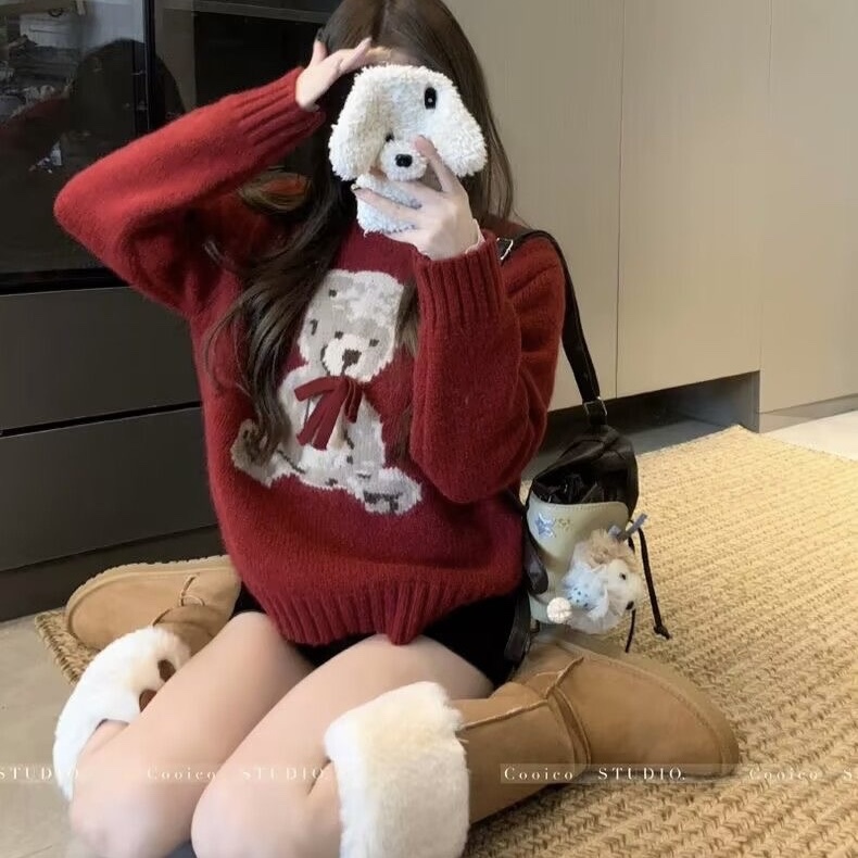 R11. RED BEAR CHRISTMAS SWEATER