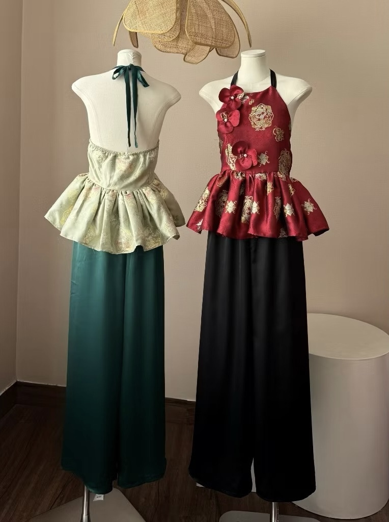 A425. SET YEM GAM XANH LA