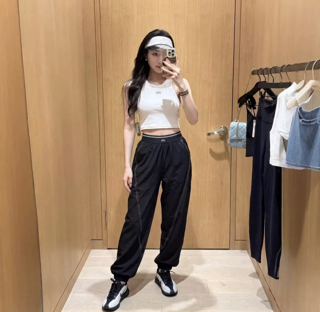 B15. A.L.O BLACK N WHITE PANTS BRAND DU