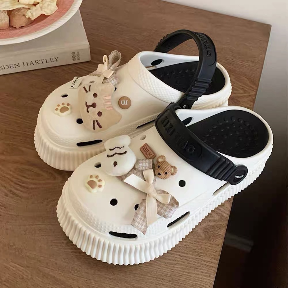 A460. CROCS CAT BLACK