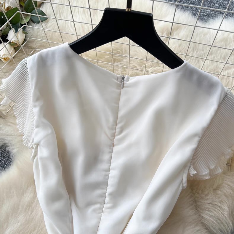 7836. WHITE LONG DRESS