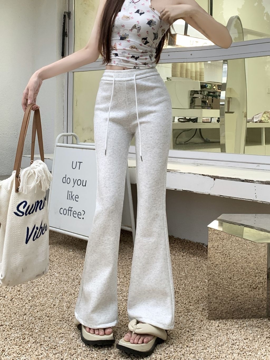 5375. WHITE LONG BOTTOM