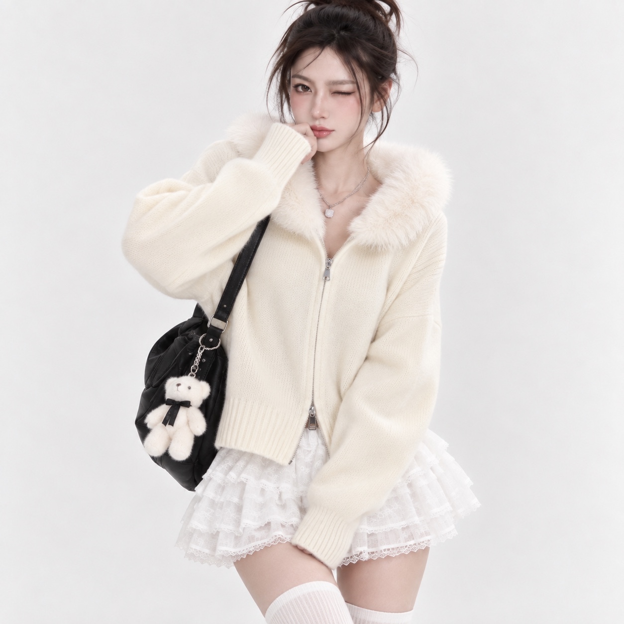 T575. SWEATER WHITE
