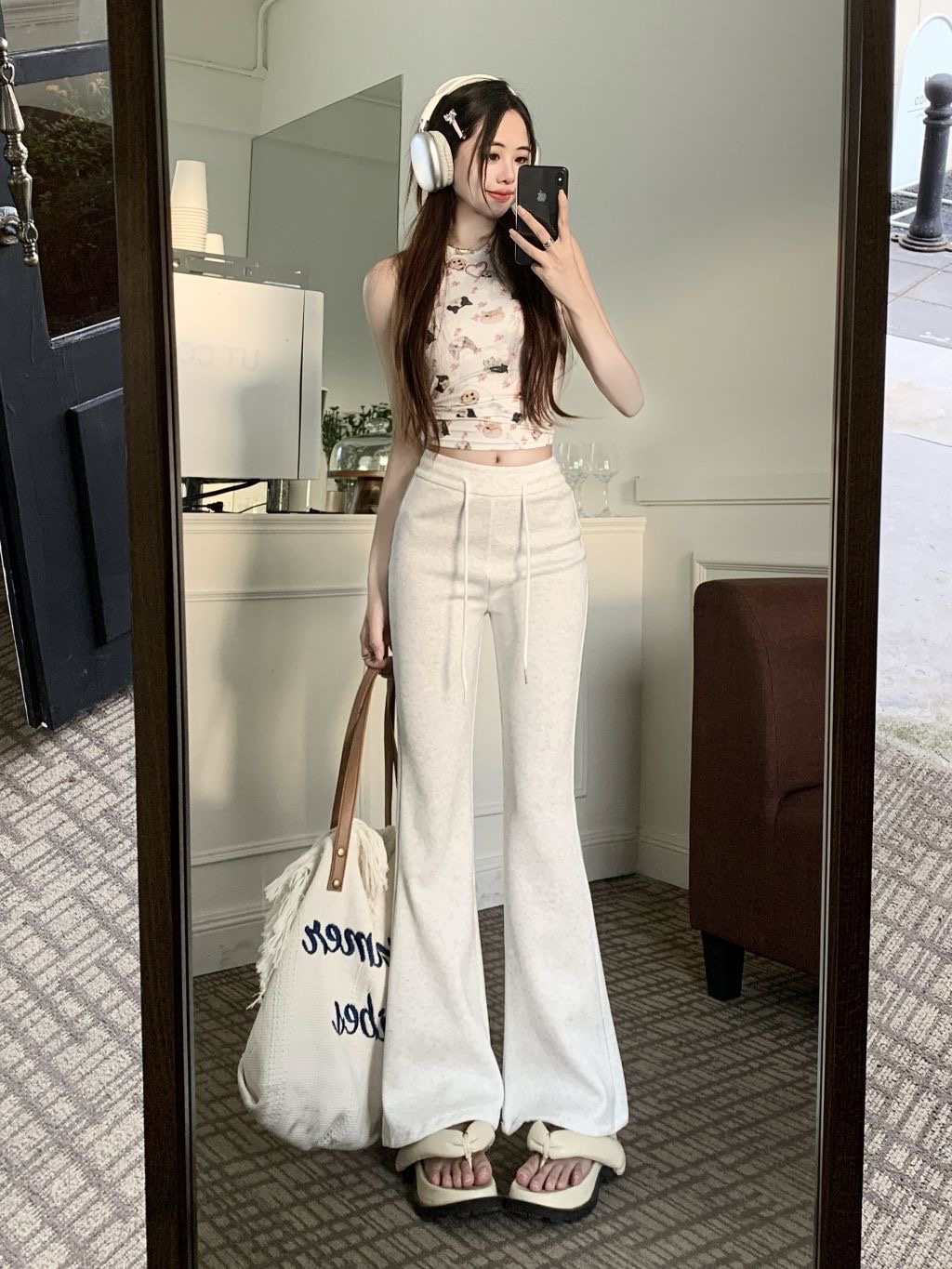 5375. WHITE LONG BOTTOM