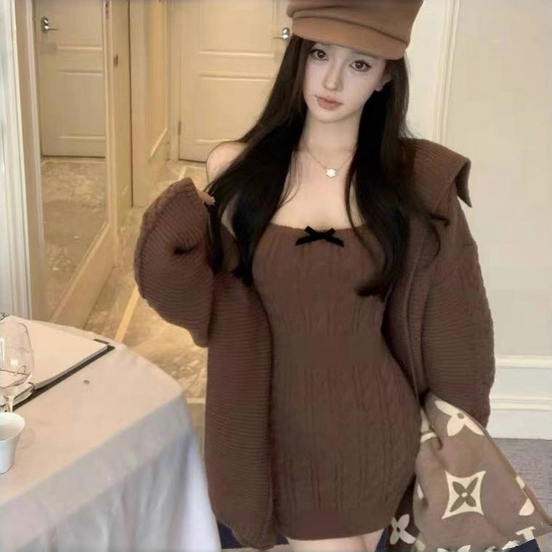 6842. BROWN SET