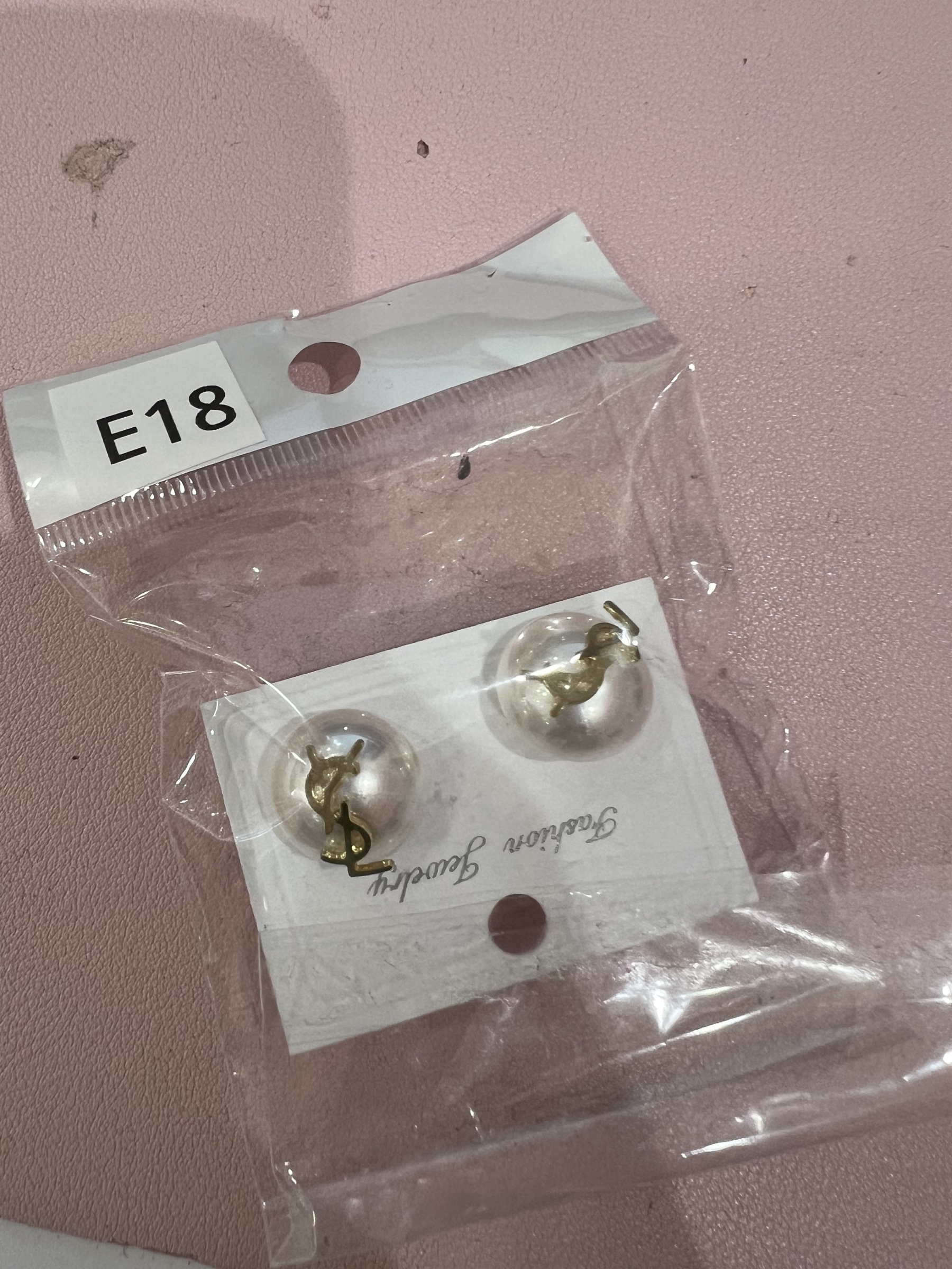 E18. Ysl