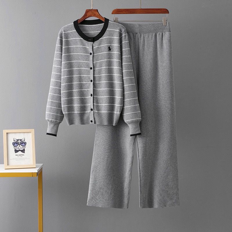 6947. SET LONG PANT KNITTED GRAY DT