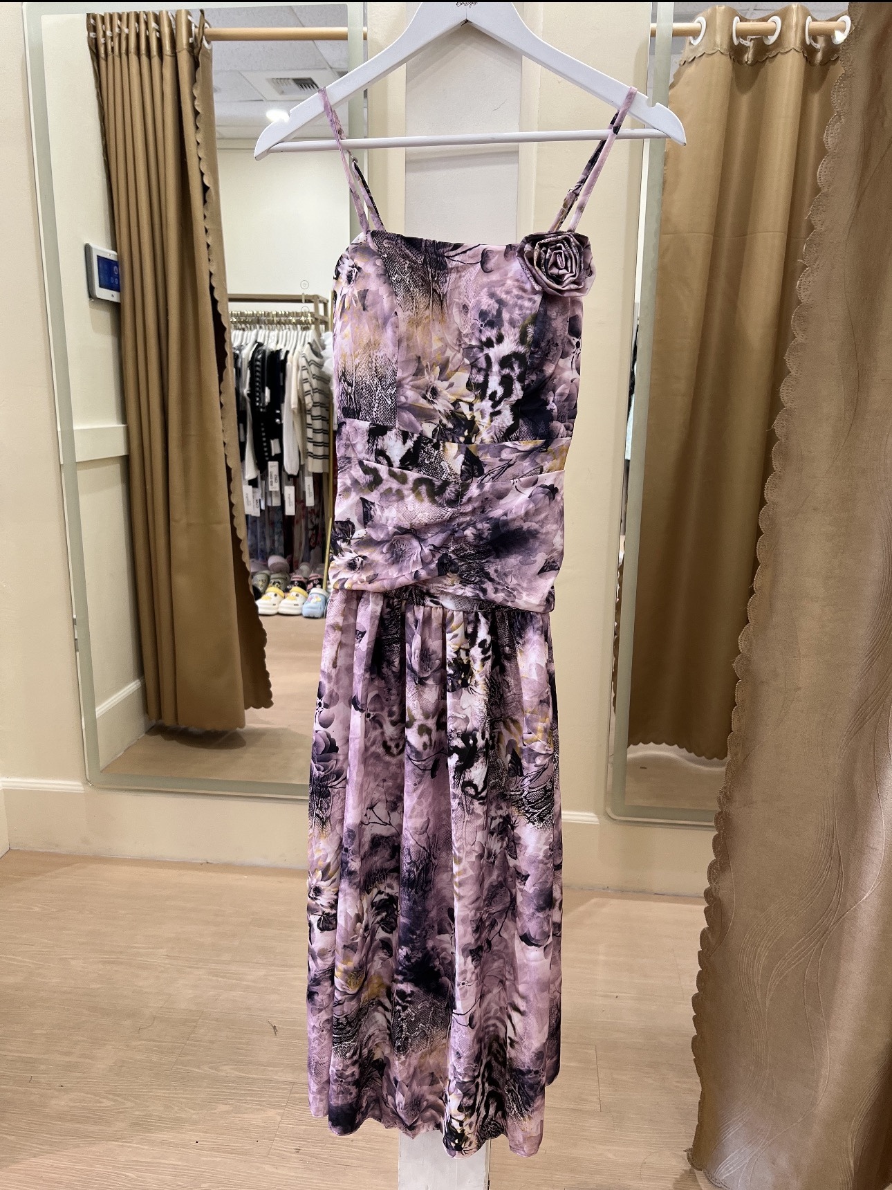 V859. MAXI DRESS DAY•