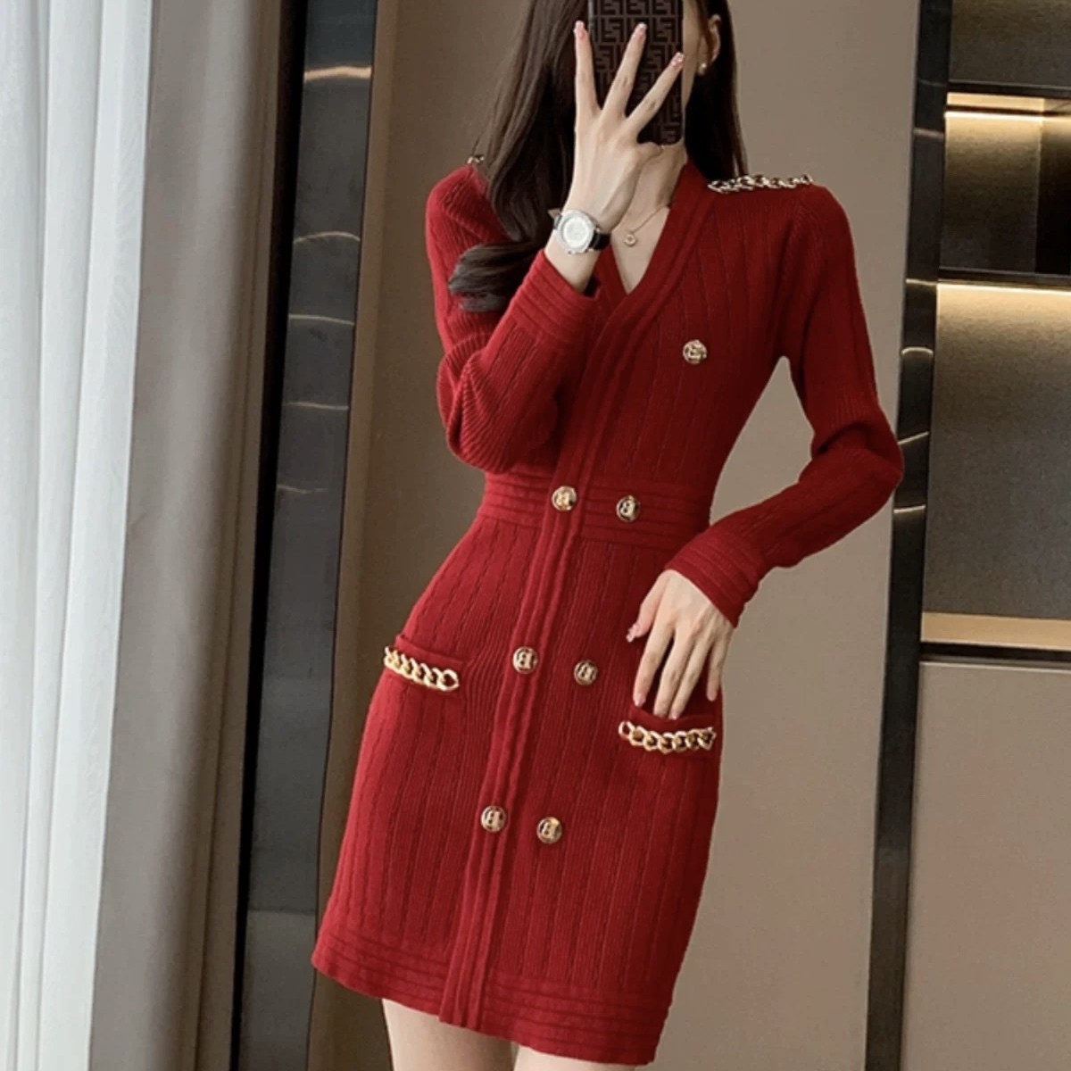 R25. RED DRESS
