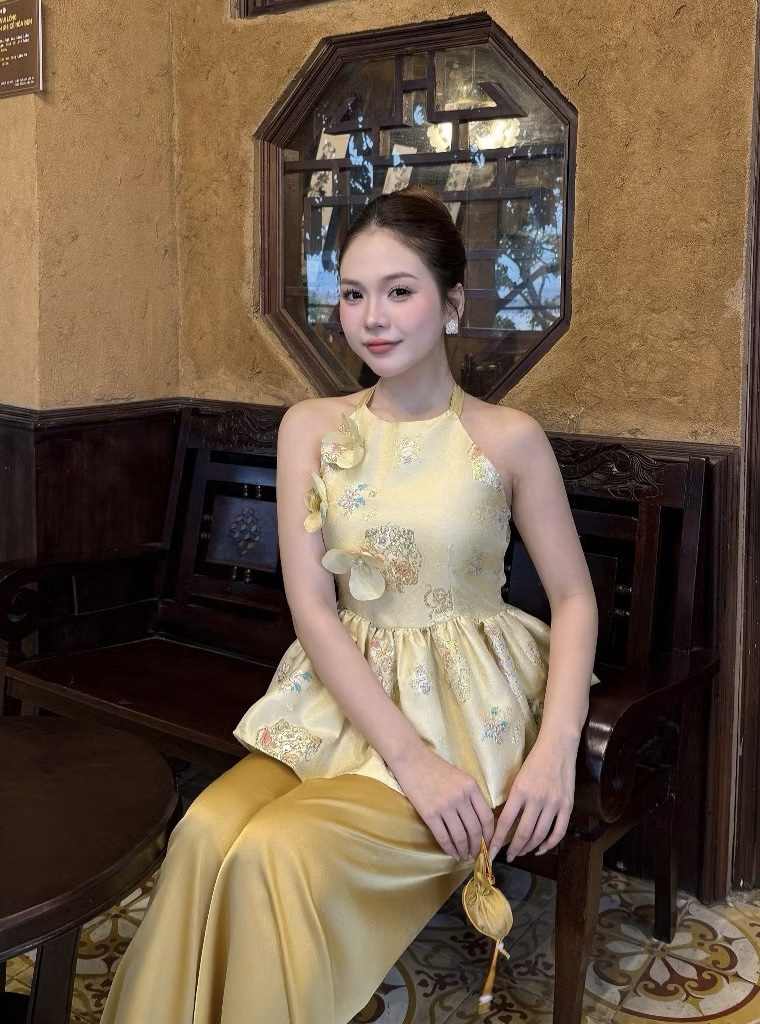 A423. SET YEM GAM VANG