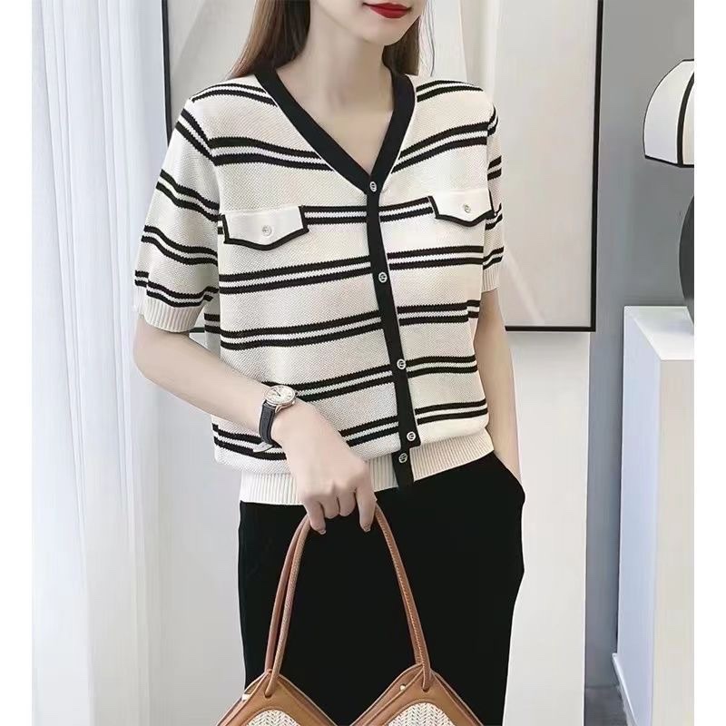 C746. WHITE SHORT SLEEVES TOP