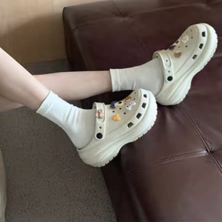 A474. CROCS PUPPY NUDE