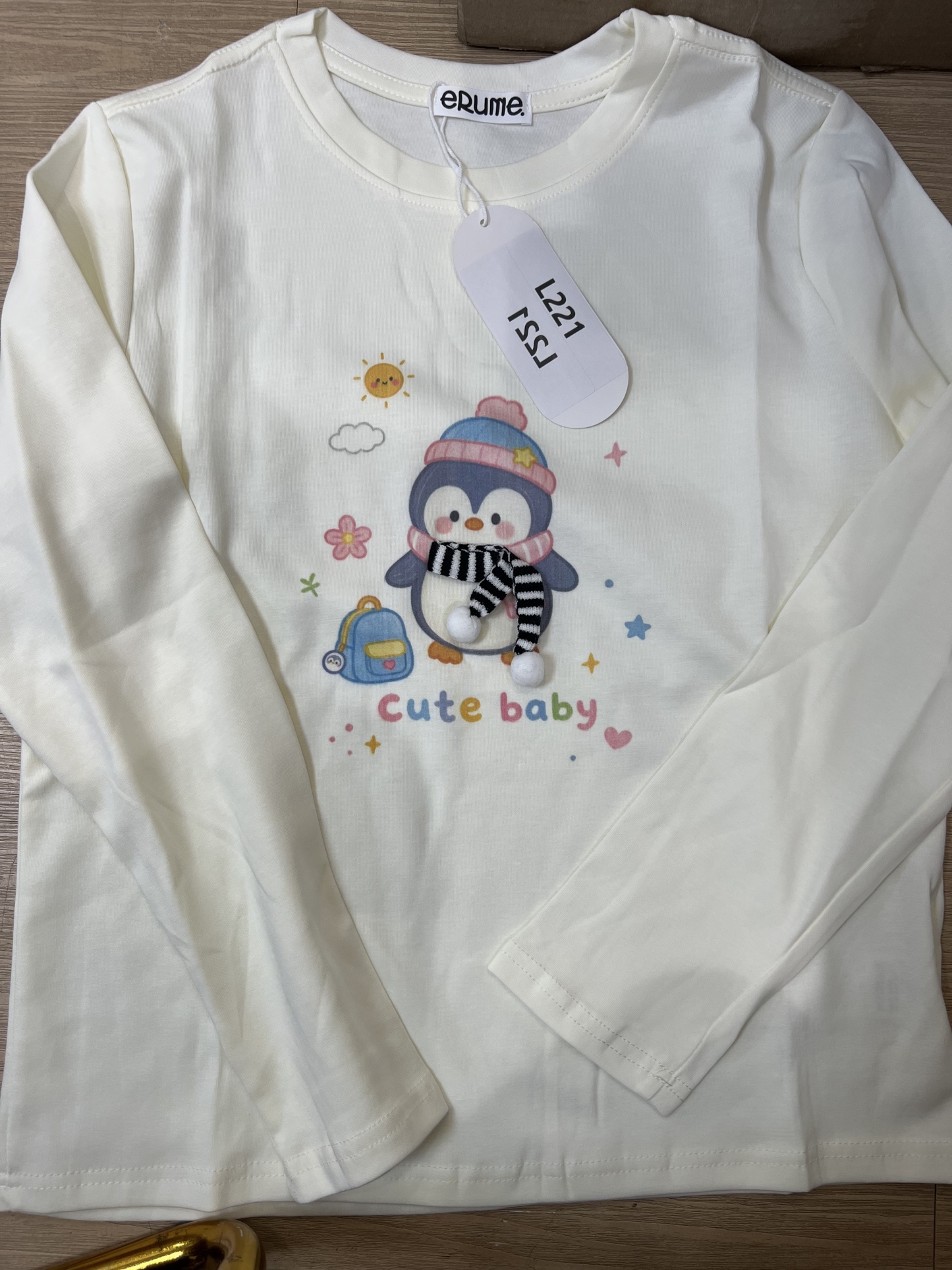 L221. LONGTEE (THICK) CREAM PENGUIN