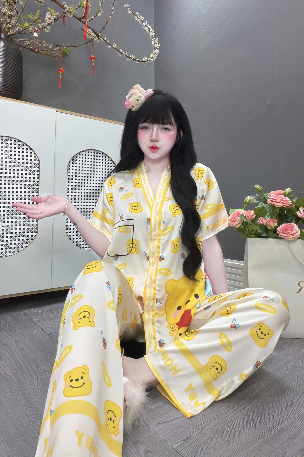 V1100. SLEEPWEAR POOH YELLOW