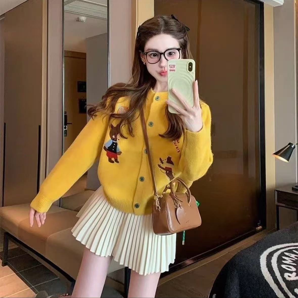 T311. SWEATER YELLOW BEAR