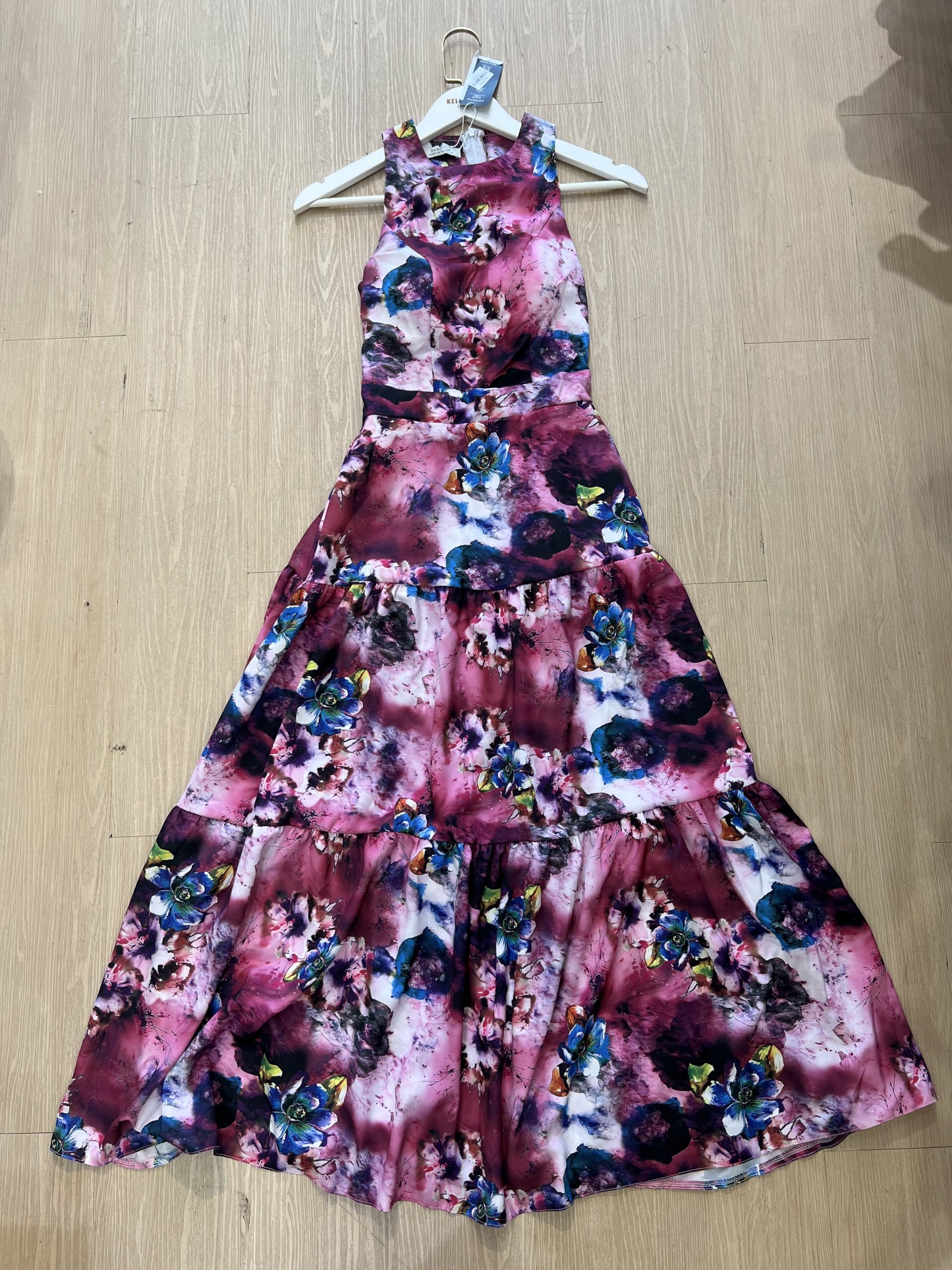 V621. MAXI DRESS