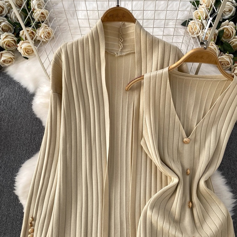 8142. LIGHT BROWN DRESS