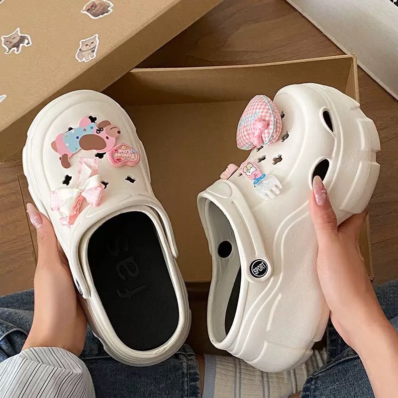 A501. CROCS PUPPY WHITE