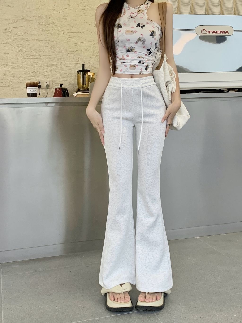 5375. WHITE LONG BOTTOM