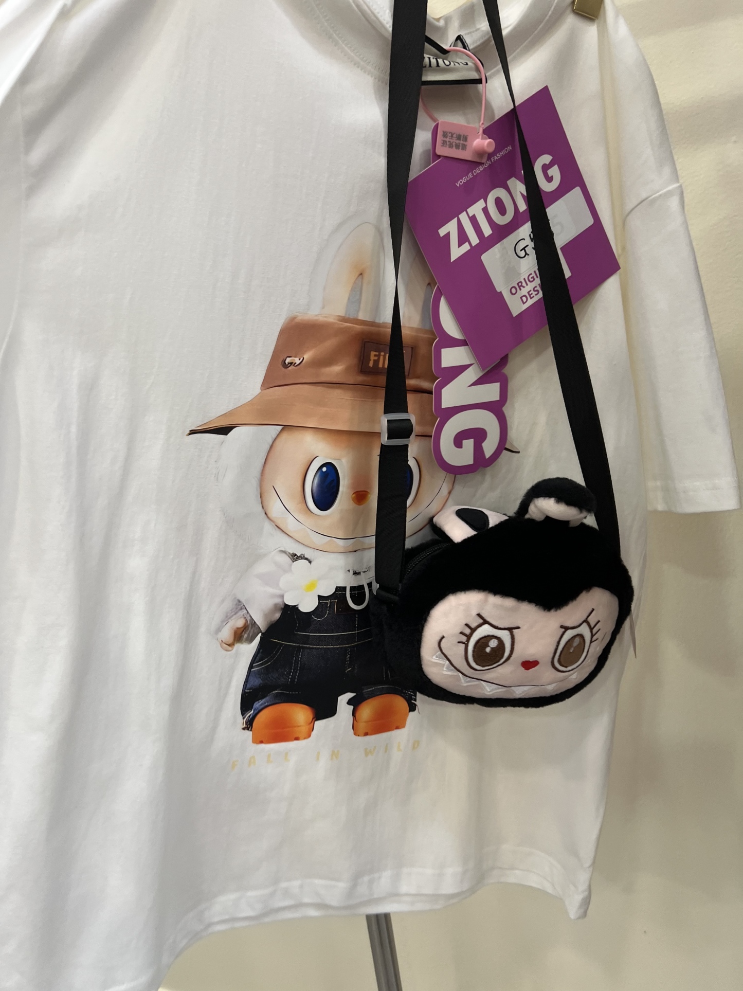 G56. WHITE KOREA TEE