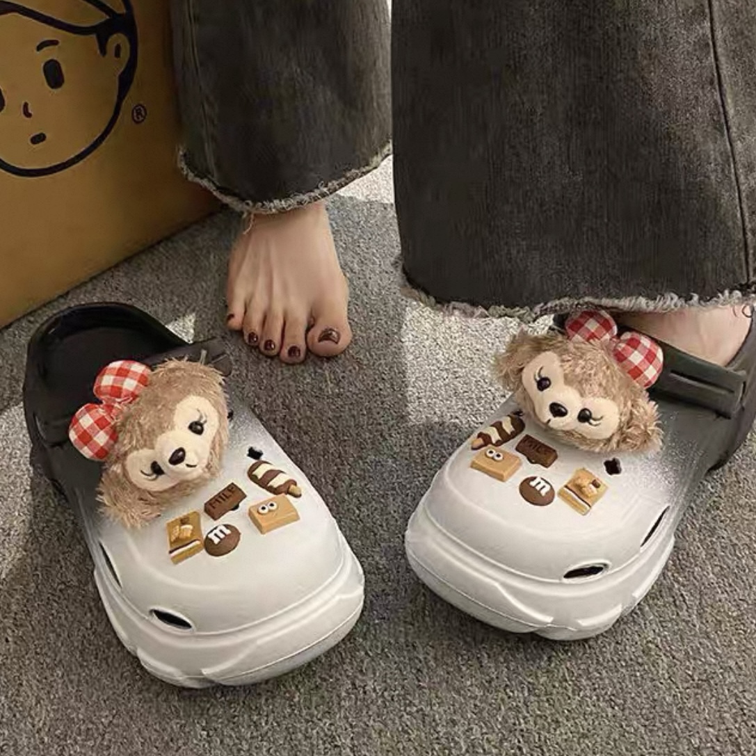 A490. CROCS BEAR BLACK