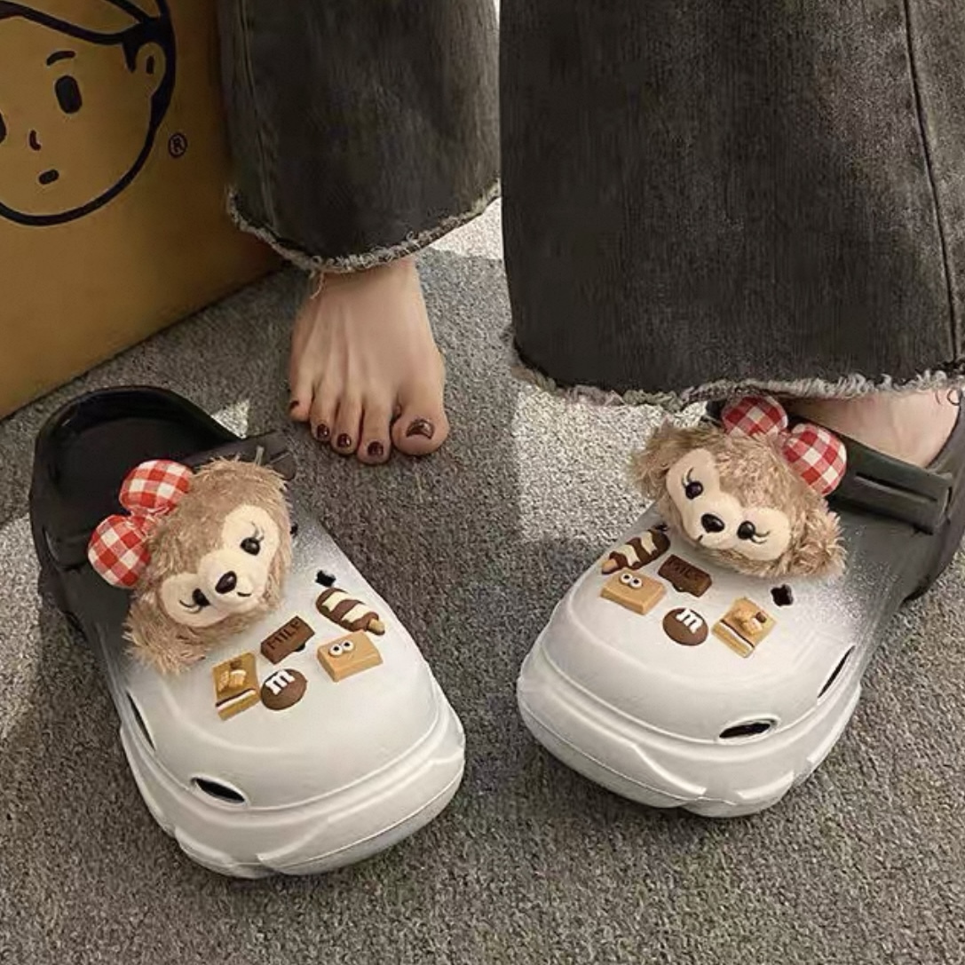 A490. CROCS BEAR BLACK
