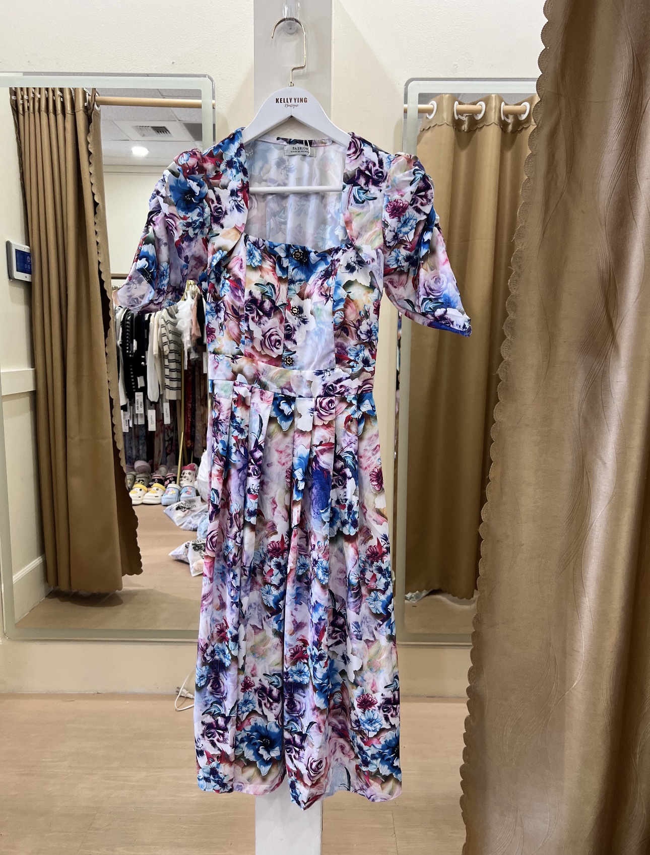 V895. MAXI DRESS•