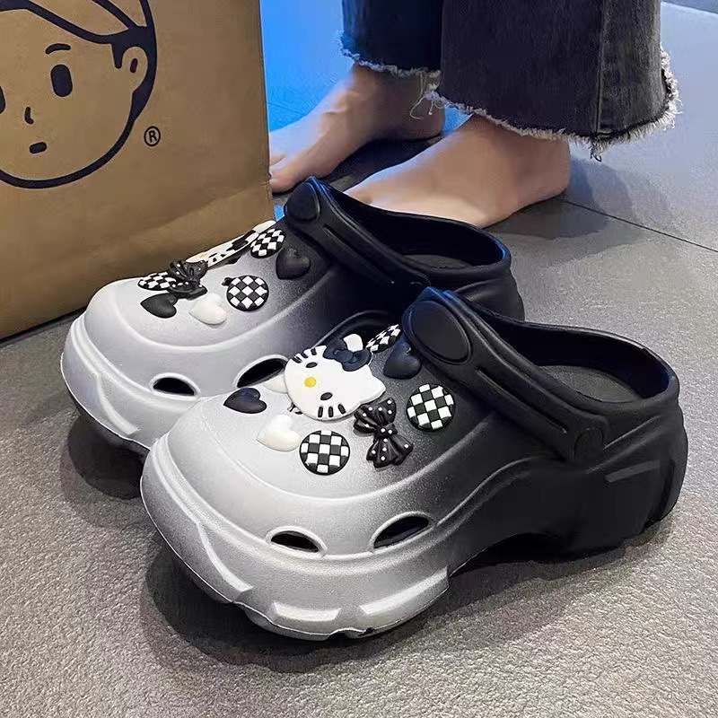 A494. CROCS KITTY BLACK