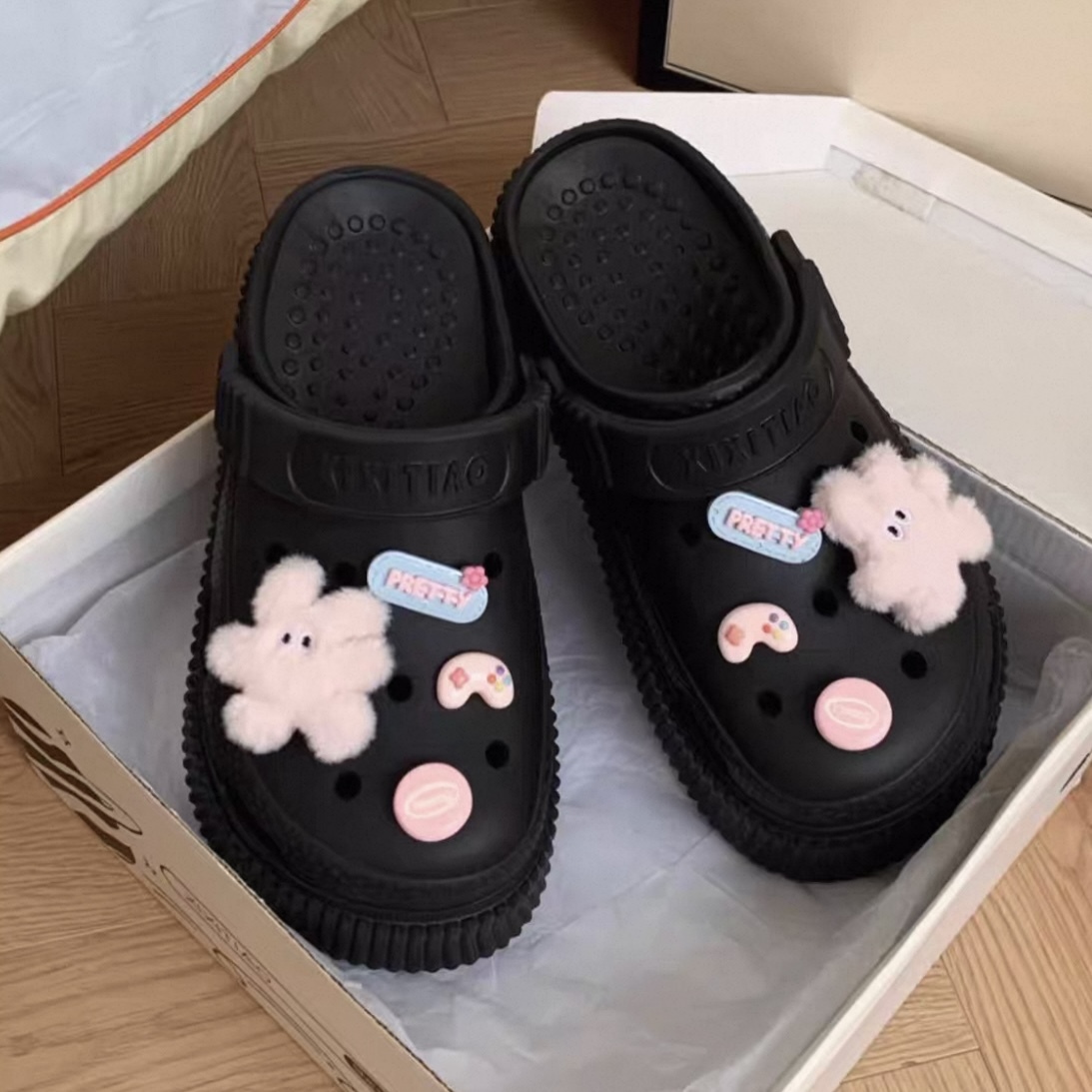 A471. CROCS PRETTY BLACK