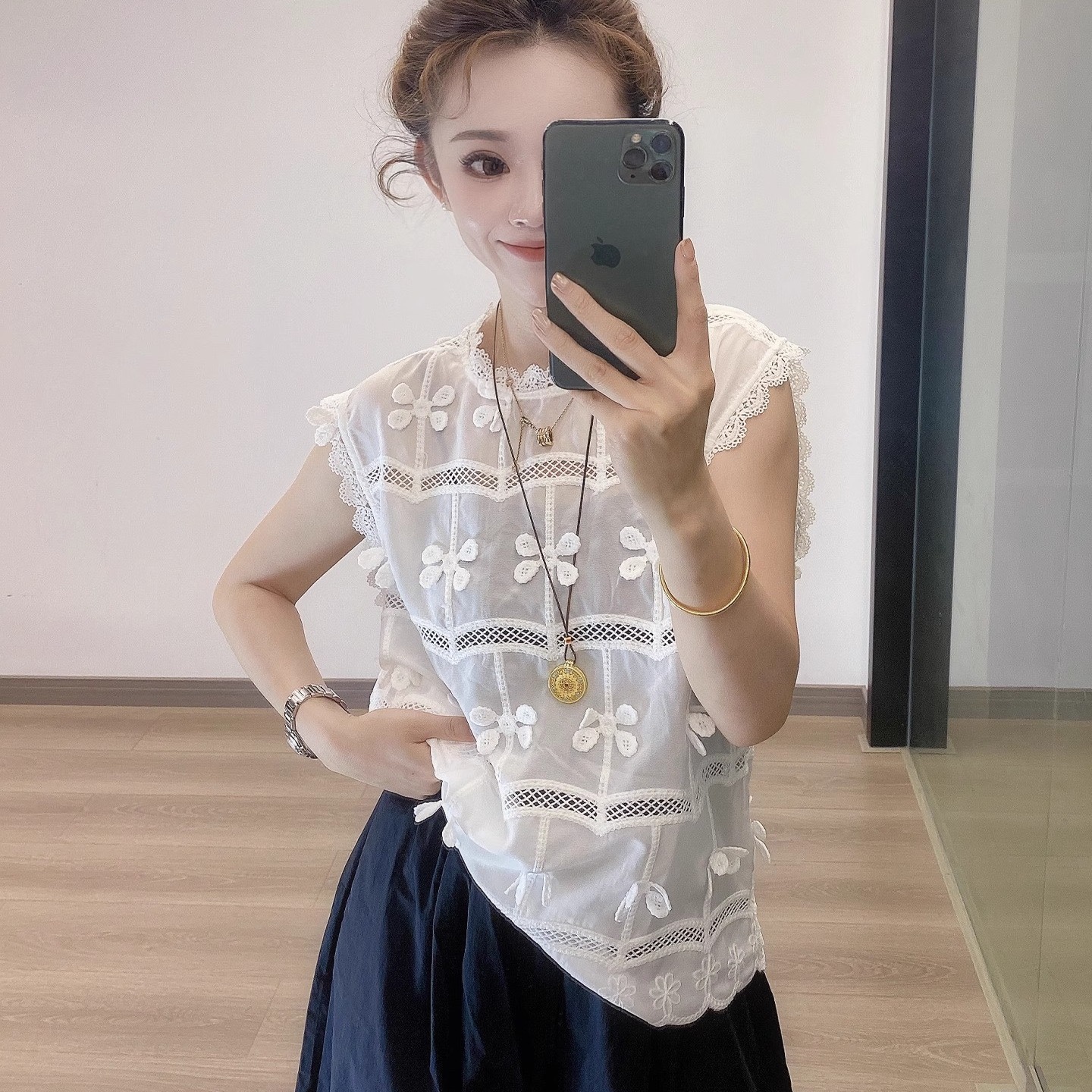 C1013. TOP WHITE