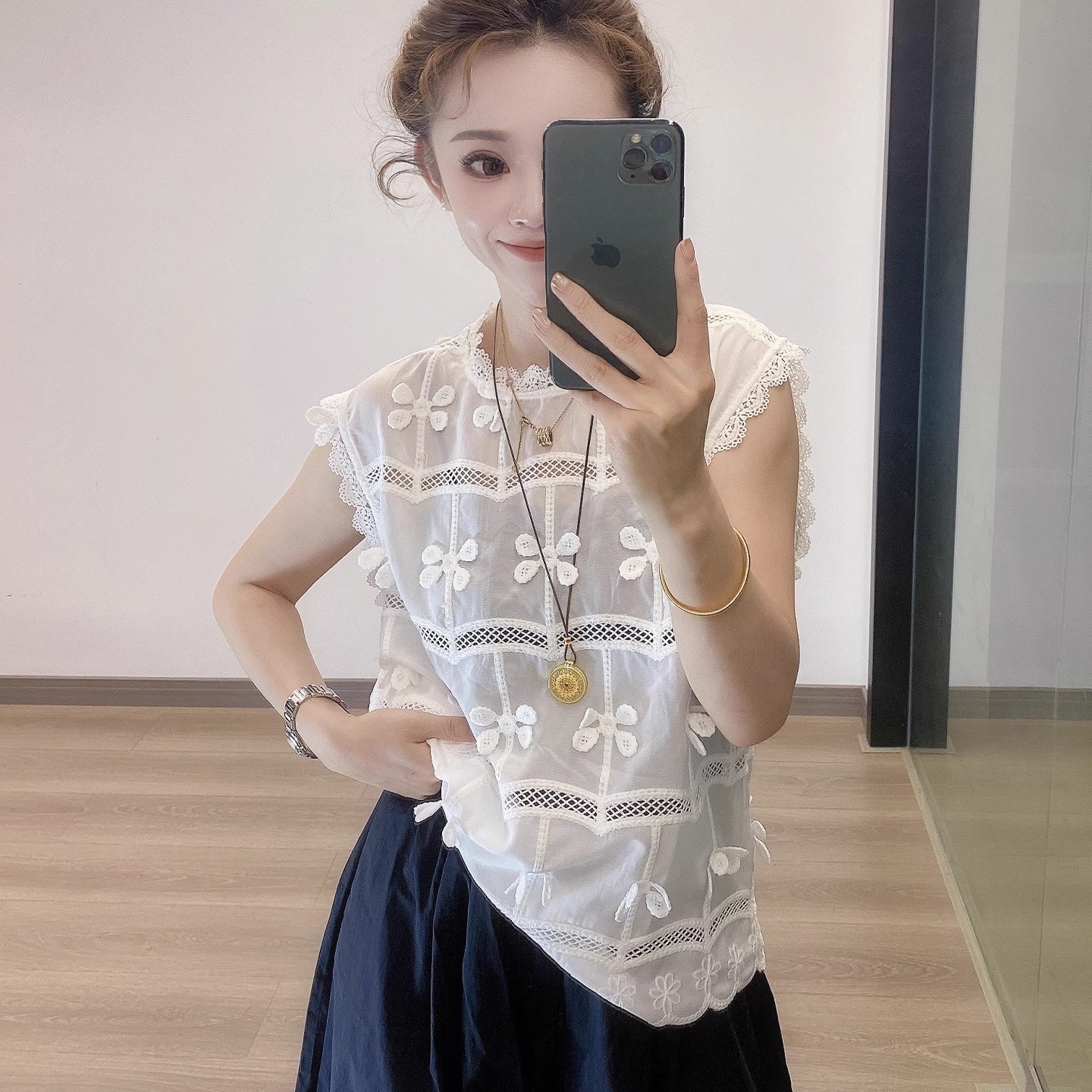C1013. TOP WHITE