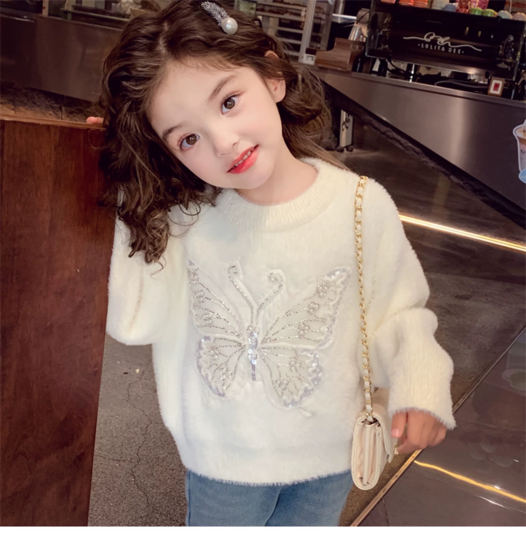 K504. BABY SWEATER WHITE BUTTERFLY