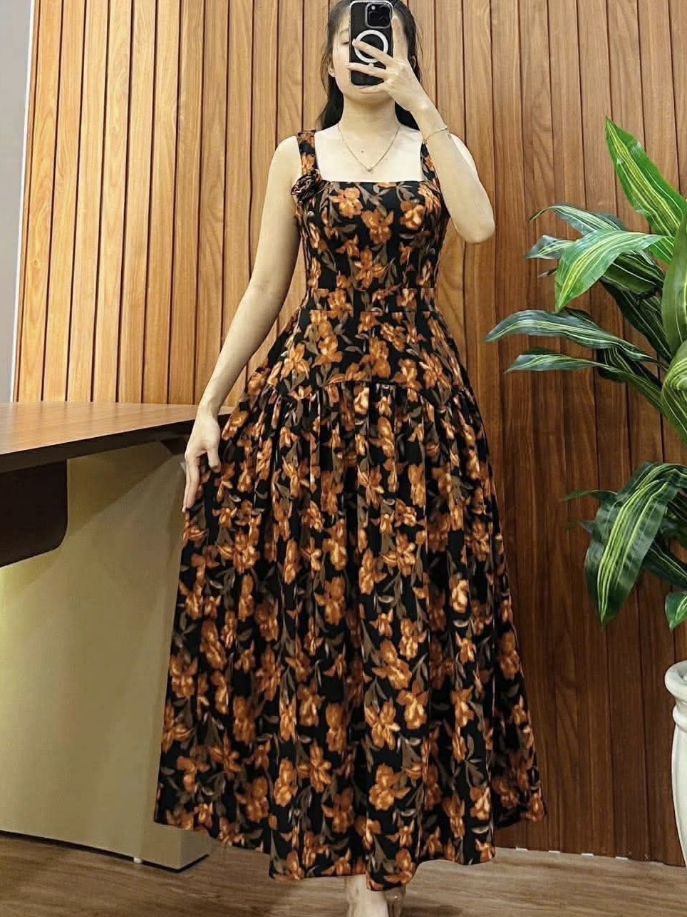 V543. MAXI DRESS