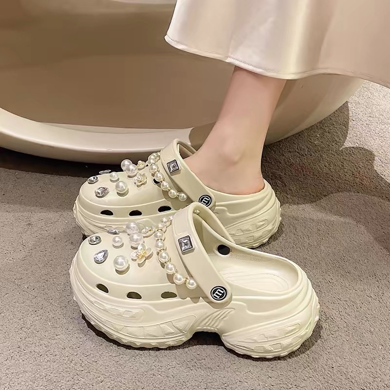 A502. CROCS NUDE
