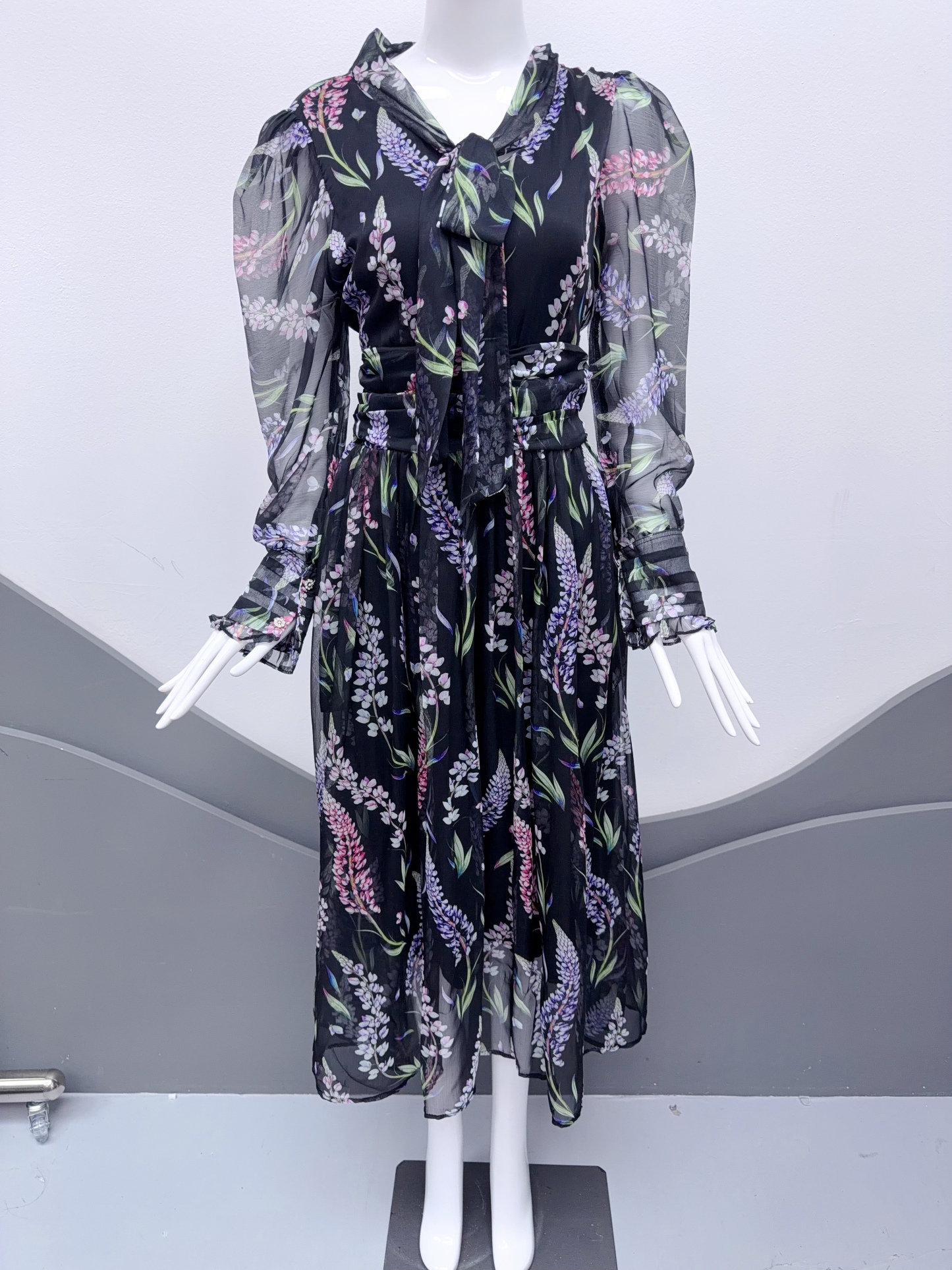 V285. HOA BLACK DRESS