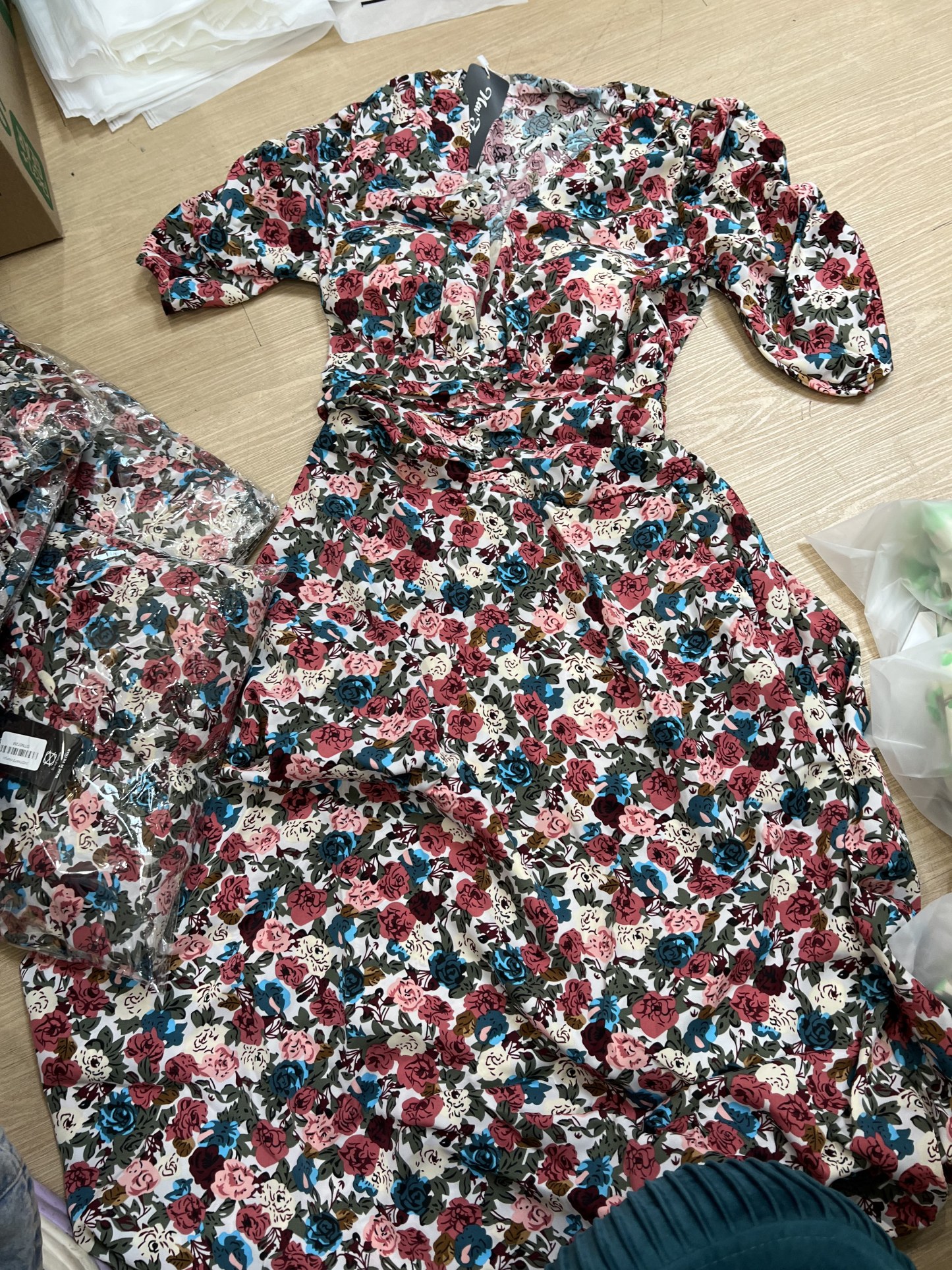 V624. MAXI DRESS